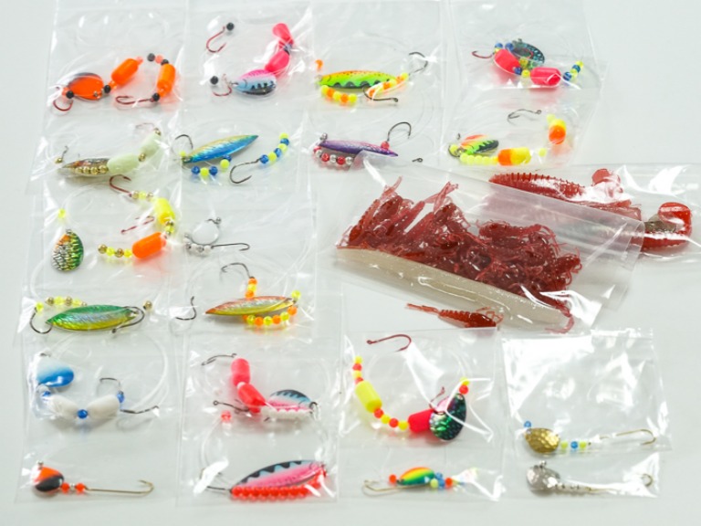 Lot promo 250 objets pêche à la ligne - Lots pas cher